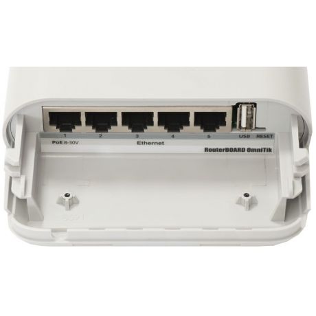 MikroTik 5Ghz Dual Chain 802.11a/n OmniTikU-5HnD Connections back