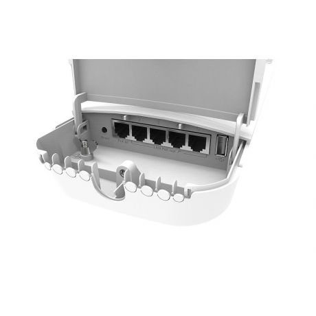 MikroTik RBOmniTikPG-5HacD, 7.5dBi, 31dBm, 720MHz, 128MB, 5GHz 802.11a/n/ac, 5xGigabit, PoE out for four Ports, USB, L4